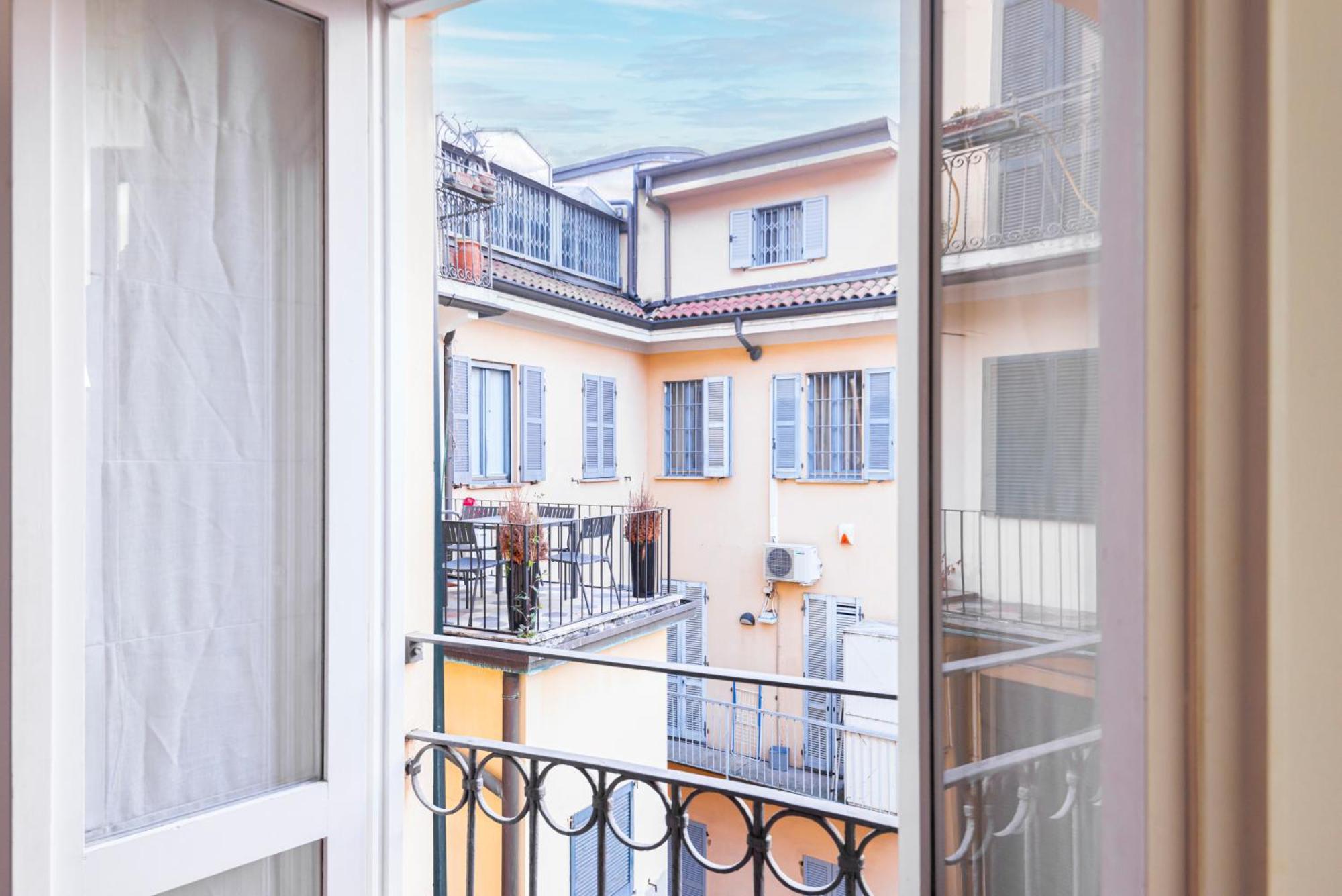 Amazing Flat Near Duomo & Colonne Di San Lorenzo By Easylife Милан Экстерьер фото